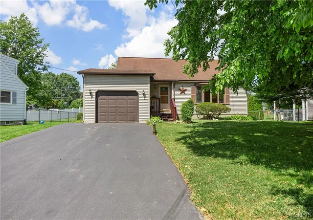 Photo 3 of Single family home for sale at 112 Stillwell Ter, East Syracuse, NY 13057 | MLS# S1696852 | Listing updated on 2026-08-02