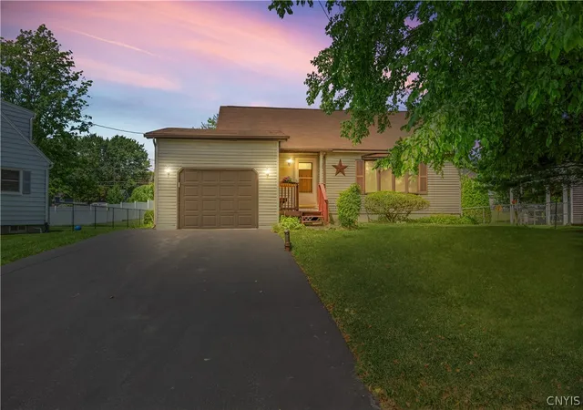 Photo 4 of Single family home for sale at 112 Stillwell Ter, East Syracuse, NY 13057 | MLS# S1696852 | Listing updated on 2026-08-02