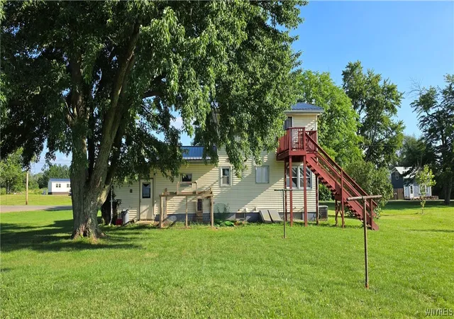 Homes for sale in Ridgeway, NY | 11307 Slade Rd, Ridgeway, NY 14103 | MLS# B1696597