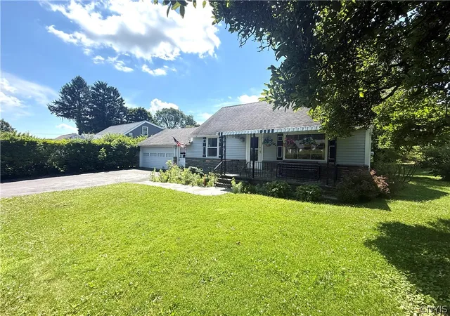 3rd image of 19 Beechwood Rd, New Hartford, NY 13413 | MLS# S1697547