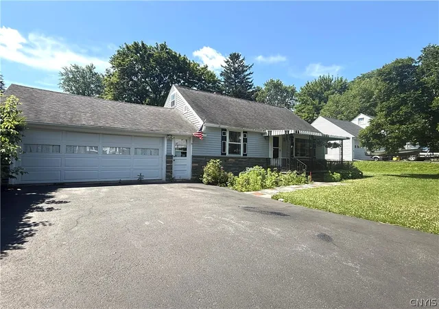 4th image of 19 Beechwood Rd, New Hartford, NY 13413 | MLS# S1697547