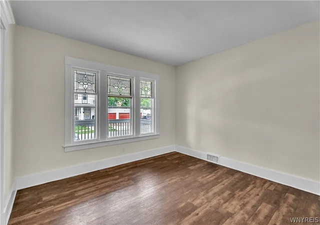 Photo 4 of Sale Pending at 141 Condon Ave, Buffalo, NY 14207 | MLS# B1697394 | Listing updated on 2026-07-21