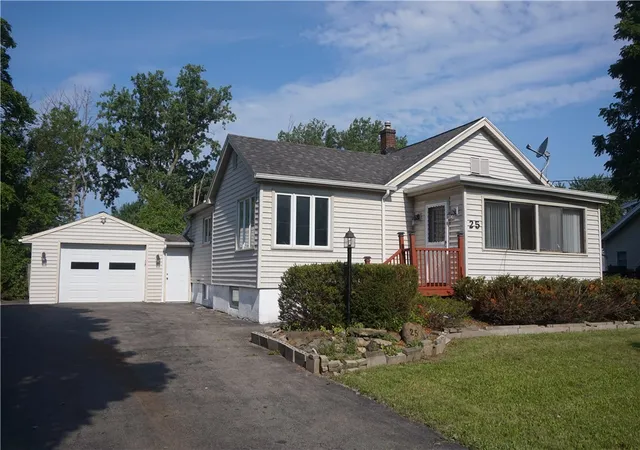 Photo 1 of Sale Pending at 25 Beechwood Dr, Rochester, NY 14606 | MLS# R1697528 | Listing updated on 2026-08-04