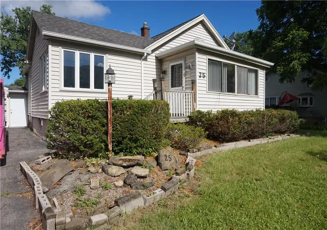 Photo 2 of Sale Pending at 25 Beechwood Dr, Rochester, NY 14606 | MLS# R1697528 | Listing updated on 2026-08-04