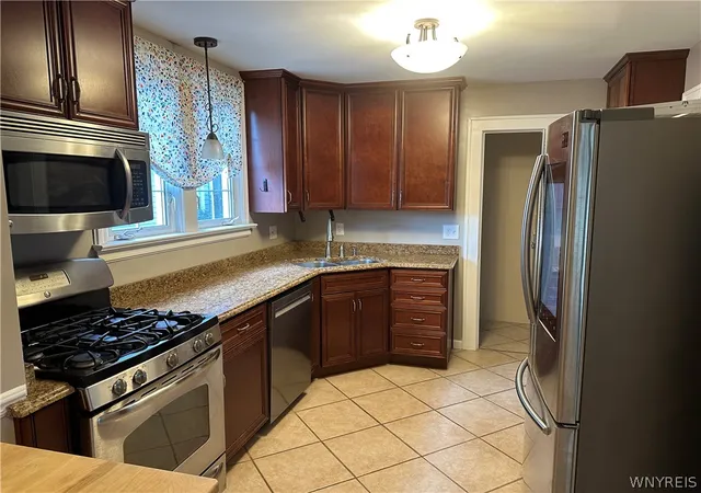 Homes for sale in Tonawanda, NY | 73 Victoria Blvd, Tonawanda, NY 14217 | MLS# B1697520