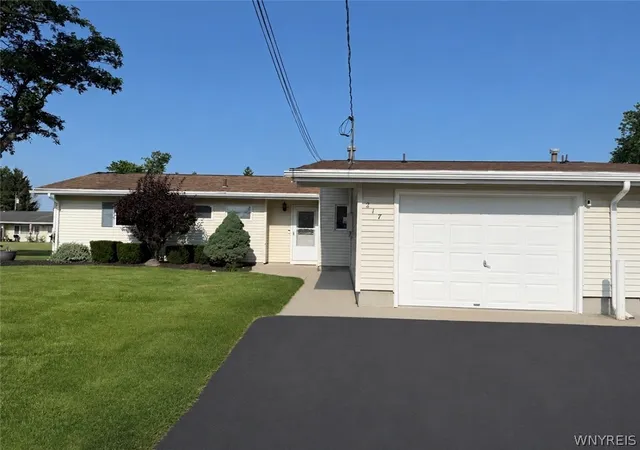 1st image of 217 Beckwith Ave, Niagara, NY 14304 | MLS# B1693919
