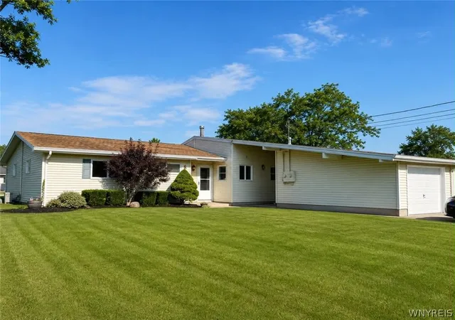 2nd image of 217 Beckwith Ave, Niagara, NY 14304 | MLS# B1693919
