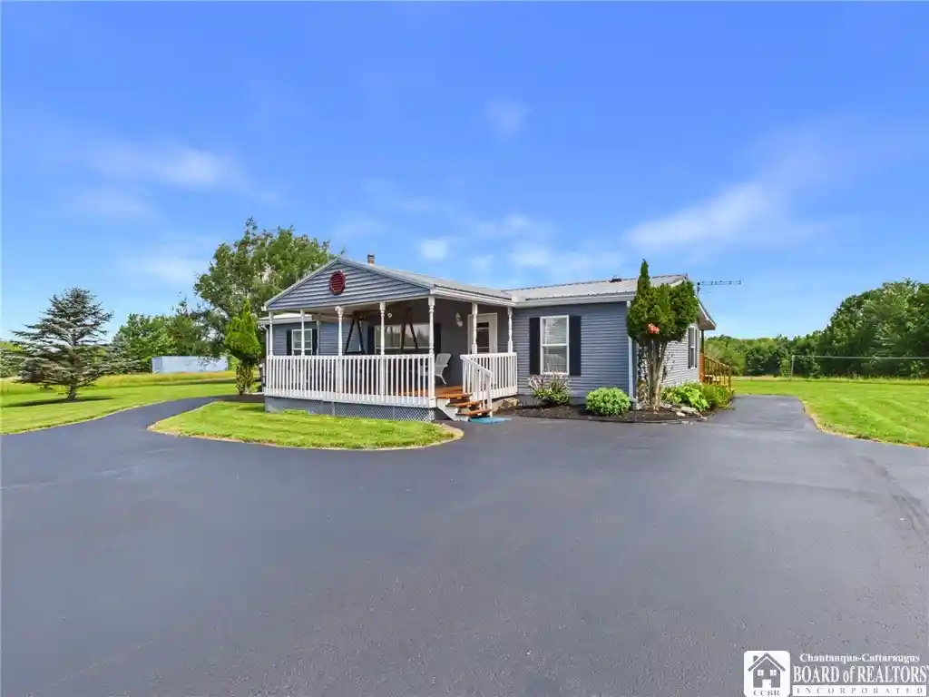 Photo 1 of Manufactured home for sale at 9546 Reagan Rd, Clymer, NY 14724 | MLS# R1697411 | Listing updated on 2026-10-06