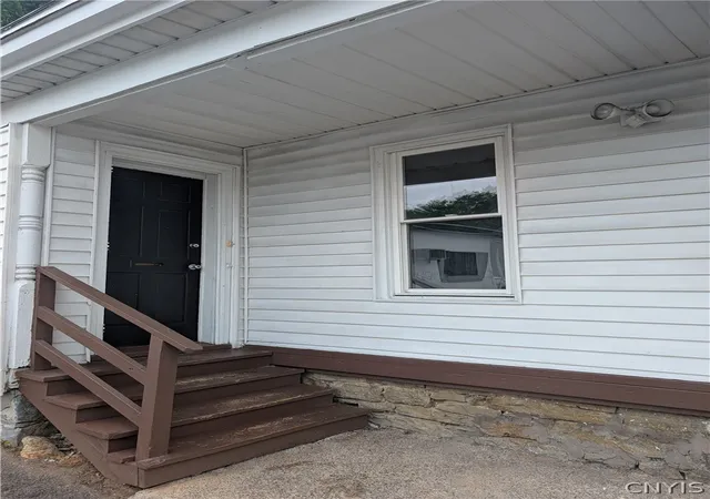 35th image of 803 Oswego St, Utica, NY 13502 | MLS# S1696480