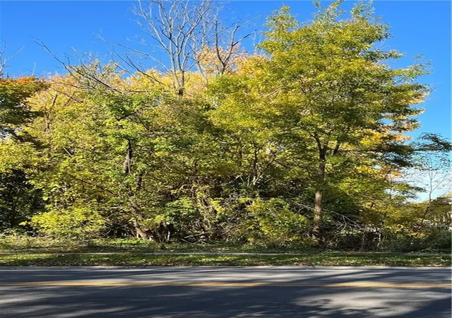 2nd image of 160 Straub Rd, Rochester, NY 14626 | MLS# R1697597