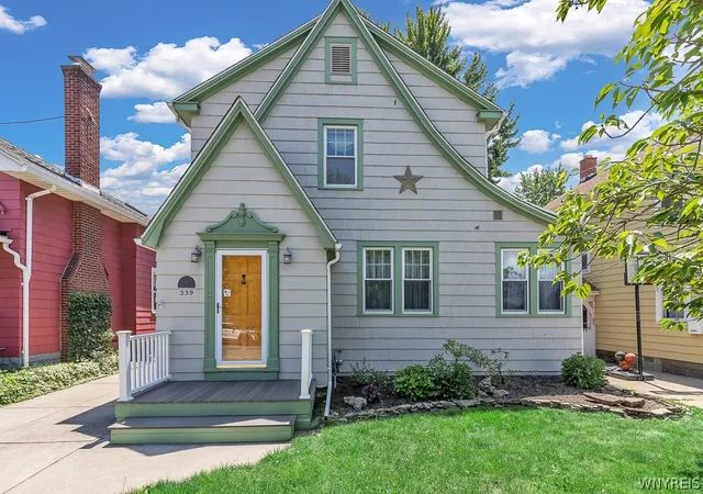 1st image of 339 Evans St, North Tonawanda, NY 14120 | MLS# B1697602