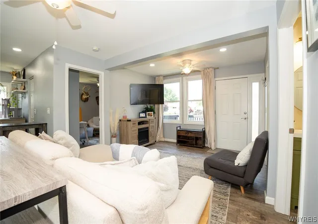 Photo 4 of Sale Pending at 6657 Wellington Dr, Derby, NY 14047 | MLS# B1697313 | Listing updated on 2026-07-23