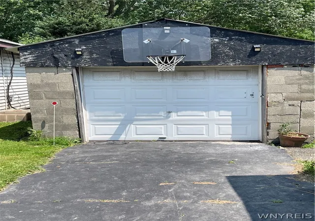 4th image of 959 Erie Ave Ave, North Tonawanda, NY 14120 | MLS# B1697613