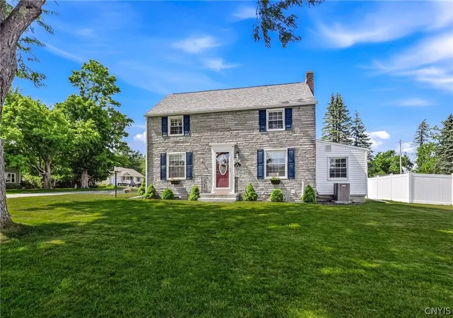Photo 1 of Single family home for sale at 29 Lyndon Rd, Whitesboro, NY 13492 | MLS# S1697579 | Listing updated on 2026-07-25