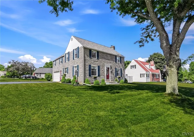 Photo 2 of Single family home for sale at 29 Lyndon Rd, Whitesboro, NY 13492 | MLS# S1697579 | Listing updated on 2026-07-25
