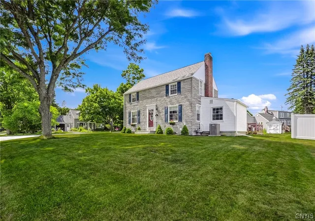 Photo 3 of Single family home for sale at 29 Lyndon Rd, Whitesboro, NY 13492 | MLS# S1697579 | Listing updated on 2026-07-25
