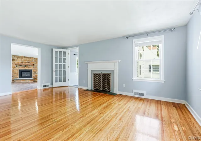 Photo 5 of Single family home for sale at 29 Lyndon Rd, Whitesboro, NY 13492 | MLS# S1697579 | Listing updated on 2026-07-25