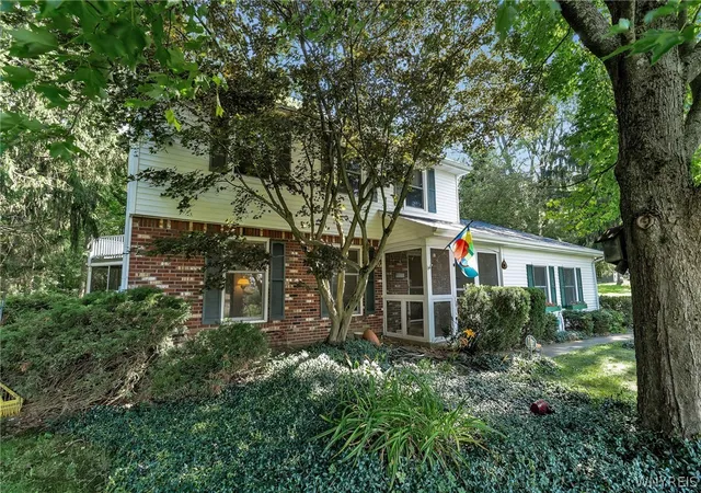 Photo 3 of Sale Pending at 5508 George Dr, Hamburg, NY 14075 | MLS# B1697623 | Listing updated on 2026-07-30
