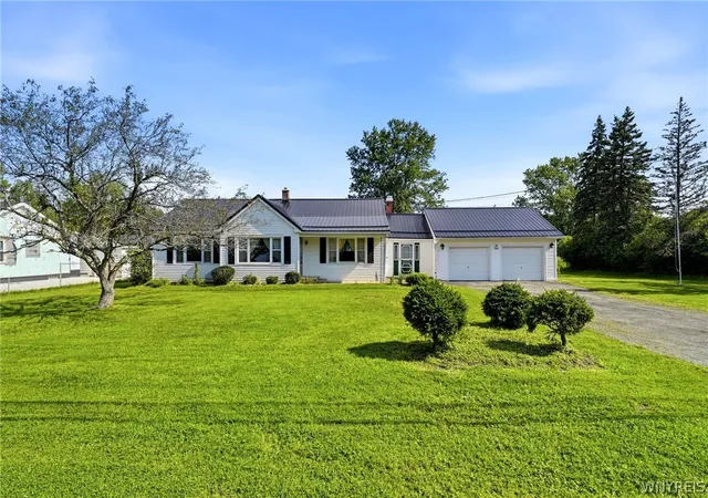 3rd image of 7304 Michael Rd, Orchard Park, NY 14127 | MLS# B1693672
