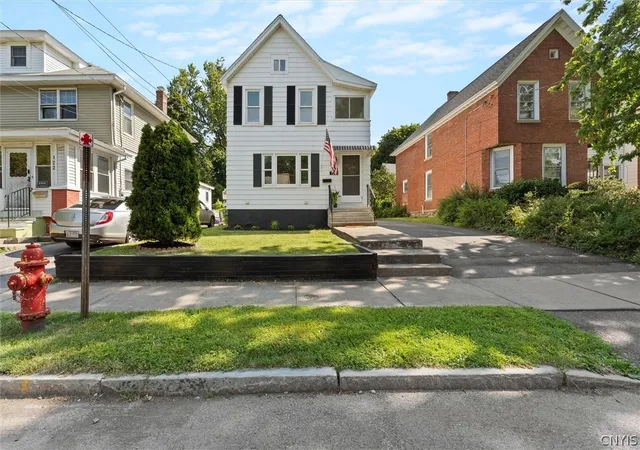 3rd image of 120 Peck Ave, Syracuse, NY 13206 | MLS# S1697329