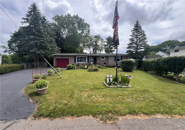 Photo 1 of Sale Pending at 4 Apple Tree Ln, Liverpool, NY 13090 | MLS# S1697249 | Listing updated on 2026-07-15