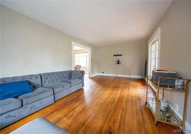 Homes for sale in Tonawanda, NY | 315 Grandview Ave, Tonawanda, NY 14223 | MLS# B1697659