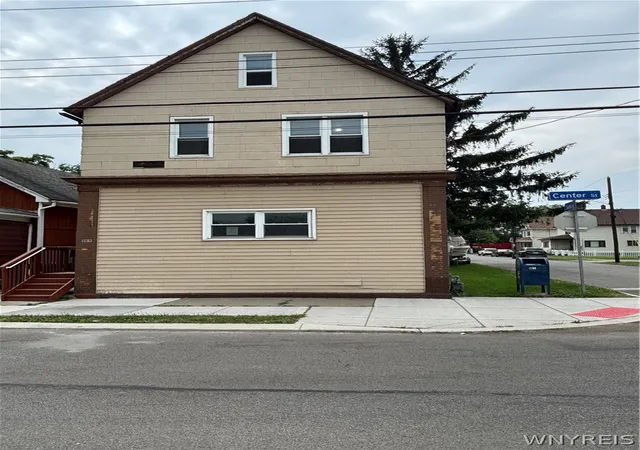 Homes for sale in Lackawanna, NY | 189 Center St, Lackawanna, NY 14218 | MLS# B1692246