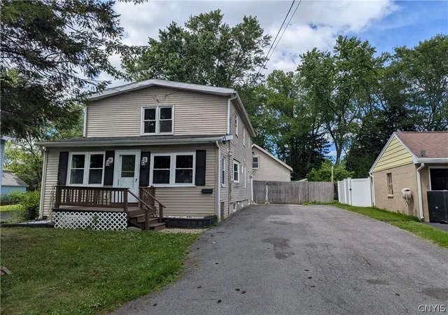 1st image of 428 Garden City Dr, Salina, NY 13211 | MLS# S1697725