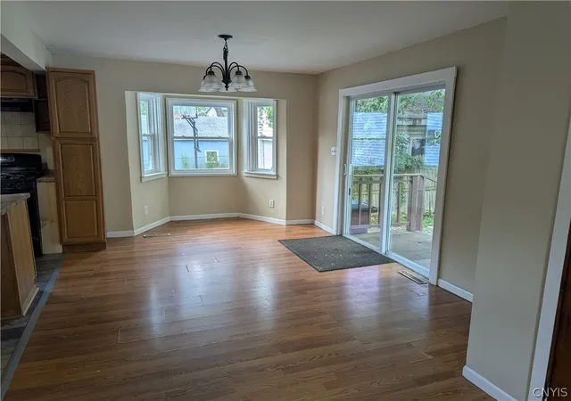 4th image of 428 Garden City Dr, Salina, NY 13211 | MLS# S1697725