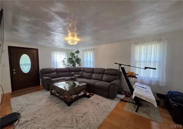 4th image of 1226 Hilton Ave, Utica, NY 13501 | MLS# S1697716