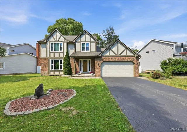 1st image of 79 Bywater Dr, Getzville, NY 14068 | MLS# B1697618