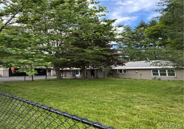 Photo 2 of Sale Pending at 5901 Beadle Dr, Jamesville, NY 13078 | MLS# S1697760 | Listing updated on 2026-07-14