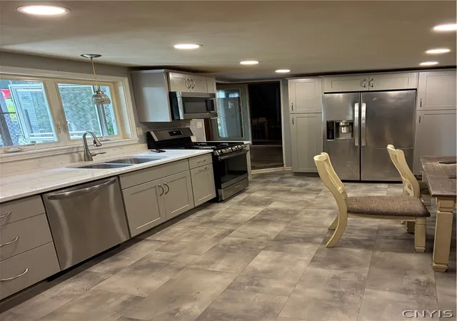 Photo 4 of Sale Pending at 5901 Beadle Dr, Jamesville, NY 13078 | MLS# S1697760 | Listing updated on 2026-07-14