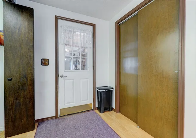 Photo 5 of Sale Pending at 16994 Taylor Rd, Holley, NY 14470 | MLS# R1696684 | Listing updated on 2026-07-23