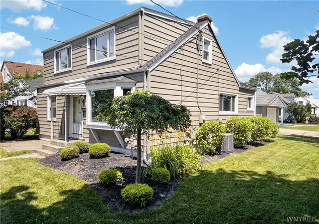 Homes for sale in Cheektowaga, NY | 831 Beach Rd, Cheektowaga, NY 14225 | MLS# B1697779