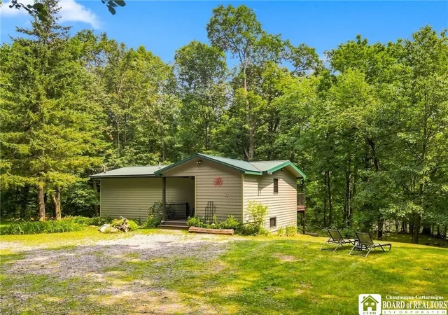 2nd image of 49 Oak St, Westfield, NY 14787 | MLS# R1697752