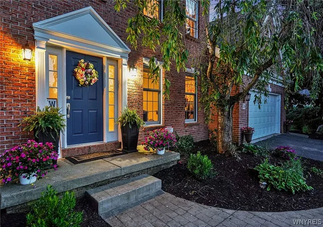2nd image of 5396 Raintree Ct, Buffalo, NY 14221 | MLS# B1697713