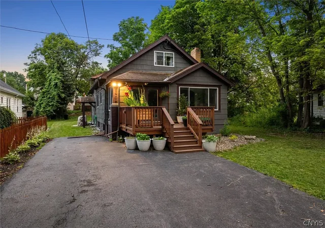 Photo 3 of Sale Pending at 5904 E Seneca, Jamesville, NY 13078 | MLS# S1697241 | Listing updated on 2026-07-15