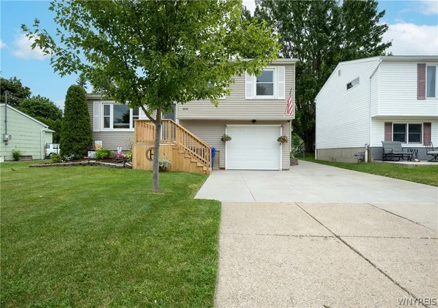 Photo 2 of Sale Pending at 4252 Glenwillow Dr, Hamburg, NY 14075 | MLS# B1696132 | Listing updated on 2026-07-31