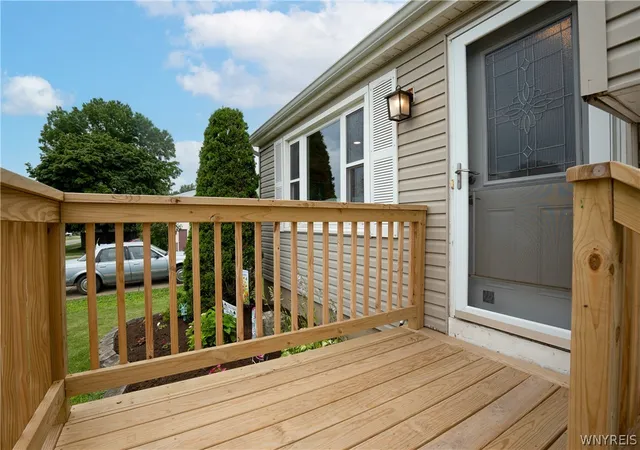 Photo 3 of Sale Pending at 4252 Glenwillow Dr, Hamburg, NY 14075 | MLS# B1696132 | Listing updated on 2026-07-31