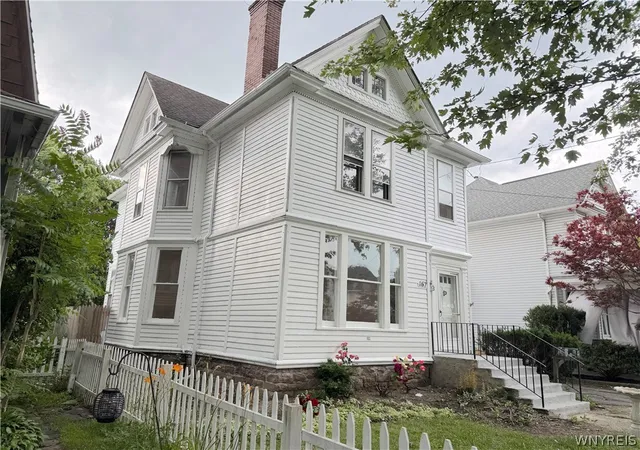 2nd image of 167 Christiana St, North Tonawanda, NY 14120 | MLS# B1697731