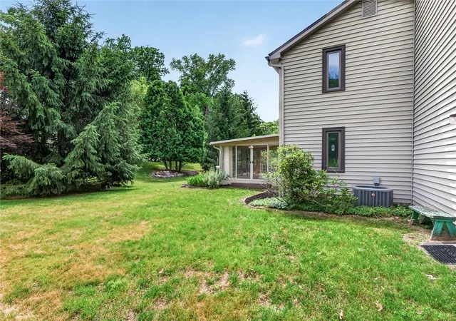 Homes for sale in Perinton, NY | 10 Burnley Rise, Perinton, NY 14534 | MLS# R1689566