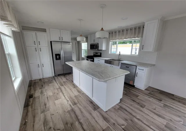 Photo 4 of Manufactured home for sale at 117 Oakleaf Dr, Weedsport, NY 13166 | MLS# R1697829 | Listing updated on 2026-07-21