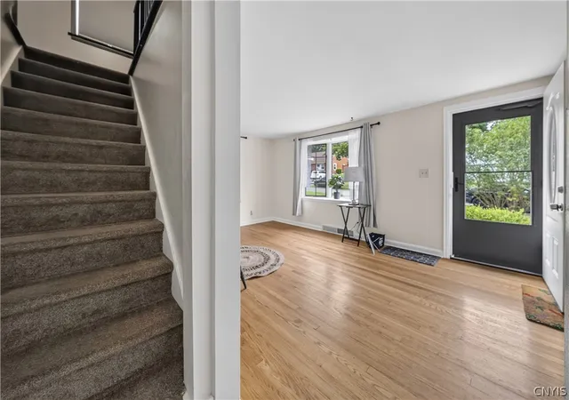 Photo 4 of Sale Pending at 308 Washington Blvd, Fayetteville, NY 13066 | MLS# S1696057 | Listing updated on 2026-08-03
