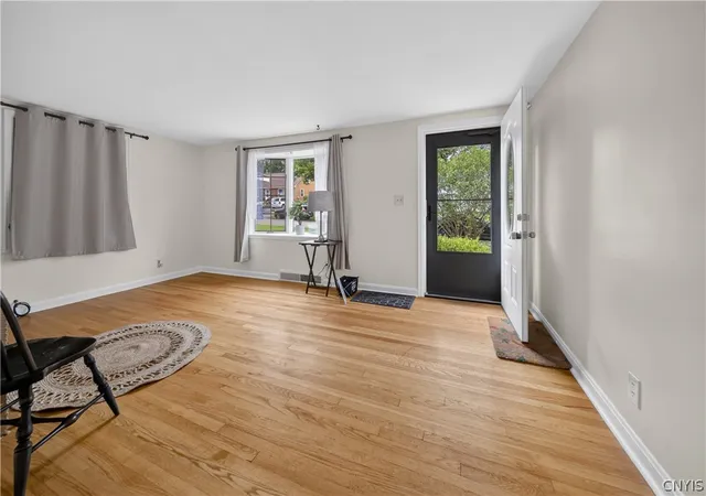 Photo 5 of Sale Pending at 308 Washington Blvd, Fayetteville, NY 13066 | MLS# S1696057 | Listing updated on 2026-08-03