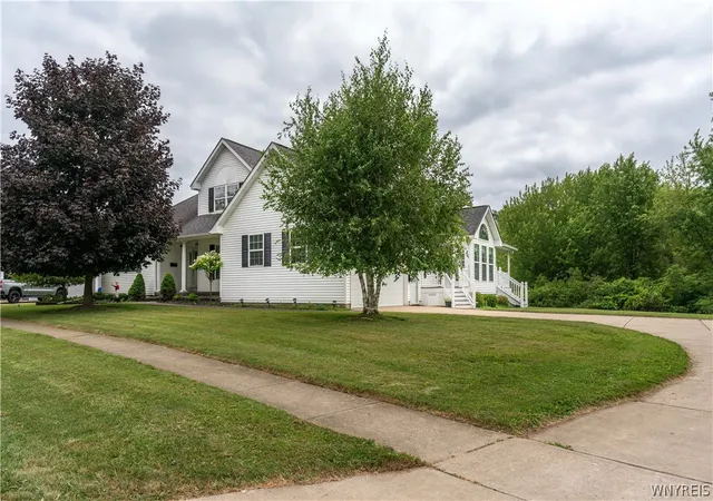 Photo 1 of Sale Pending at 25 Elmsford Dr, Buffalo, NY 14224 | MLS# B1697252 | Listing updated on 2026-07-17