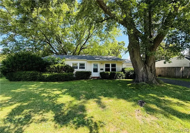 Photo 2 of Sale Pending at 5 Woodcrest Dr, Cortland, NY 13045 | MLS# S1697835 | Listing updated on 2026-07-29