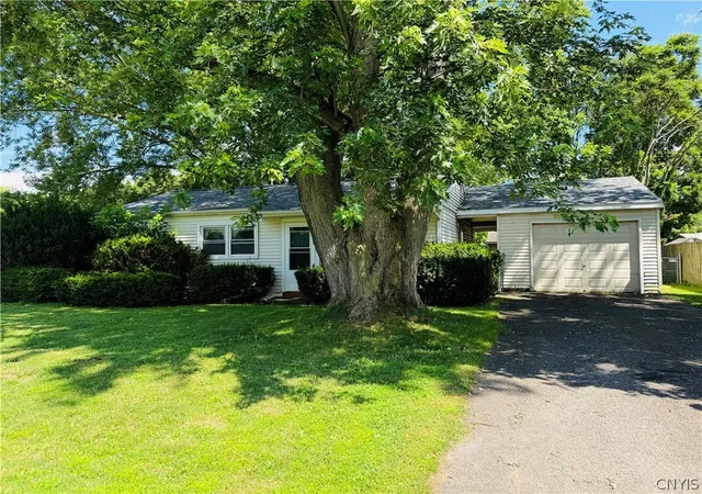 Photo 3 of Sale Pending at 5 Woodcrest Dr, Cortland, NY 13045 | MLS# S1697835 | Listing updated on 2026-07-29