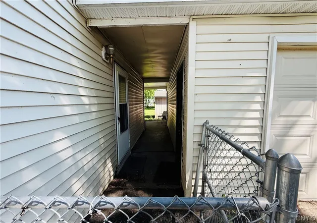 Photo 4 of Sale Pending at 5 Woodcrest Dr, Cortland, NY 13045 | MLS# S1697835 | Listing updated on 2026-07-29