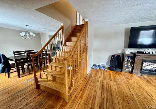 4th image of 15 Woodlawn Ave E, Utica, NY 13501 | MLS# S1697833